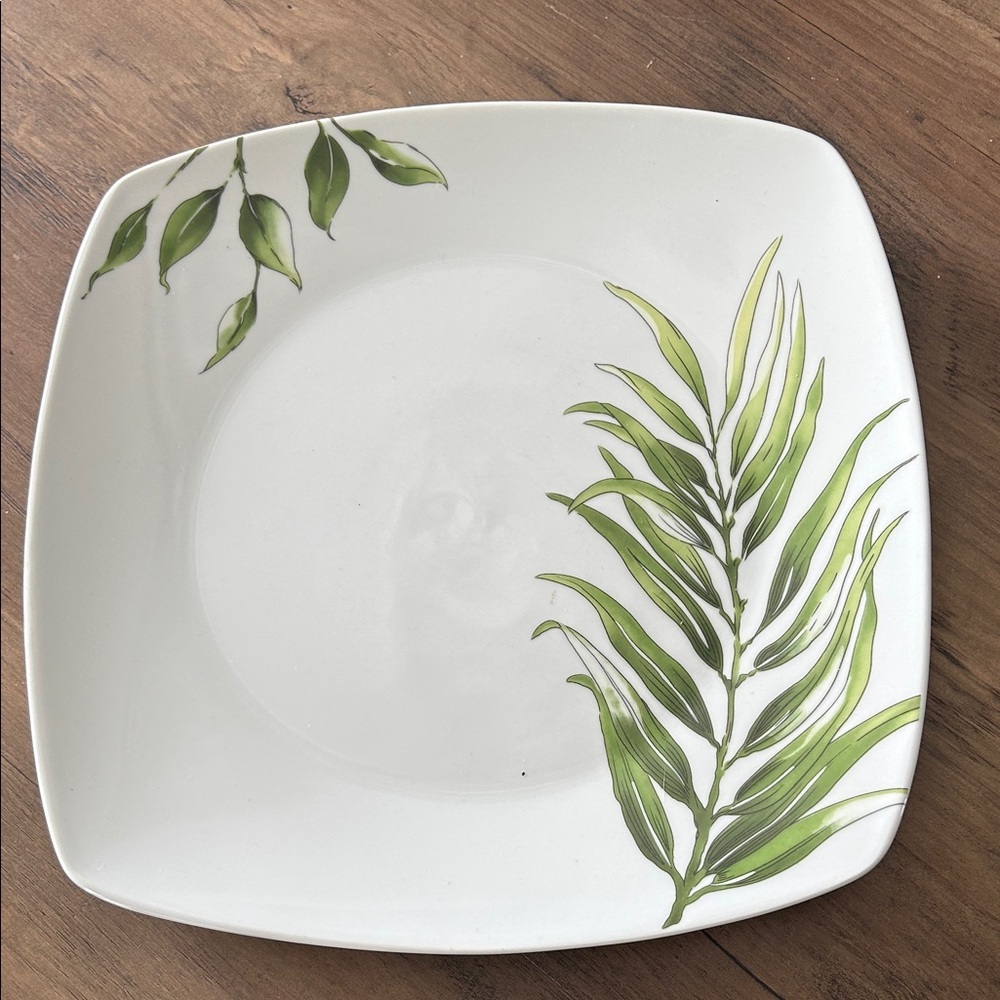 Safari by BRILLIANT fine porcelaine White and Green Leaf Design Square Plate 10”